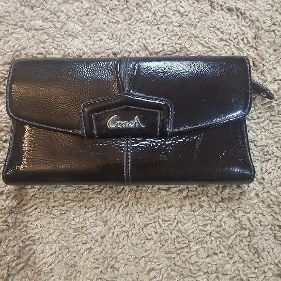 Coach Patent Leather Wallet Tri Fold Clutch Checkbook Holder Long Logo GUC - Picture 1 of 7